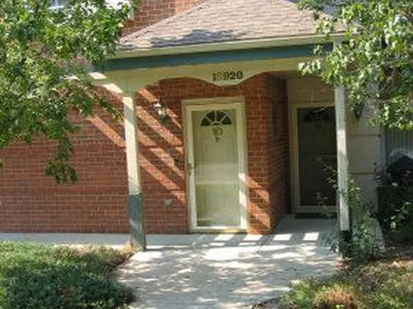 18920 Toldt Woods Dr, Brookfield, WI 53045