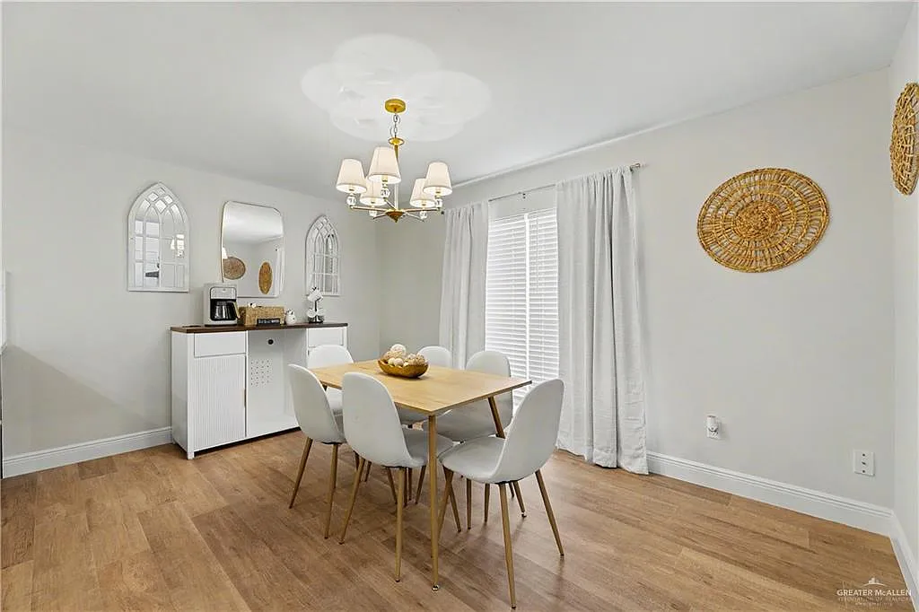 3 bed, 3.0 bath, 2062 sqft, $2,000 — Photo 4