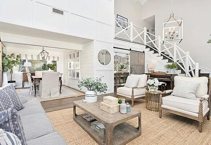 945 Passiflora Ave — Photo 3