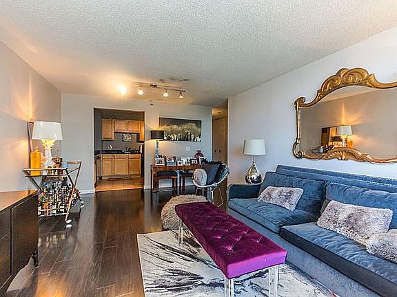 3rd image of 1250 Lasalle St #13