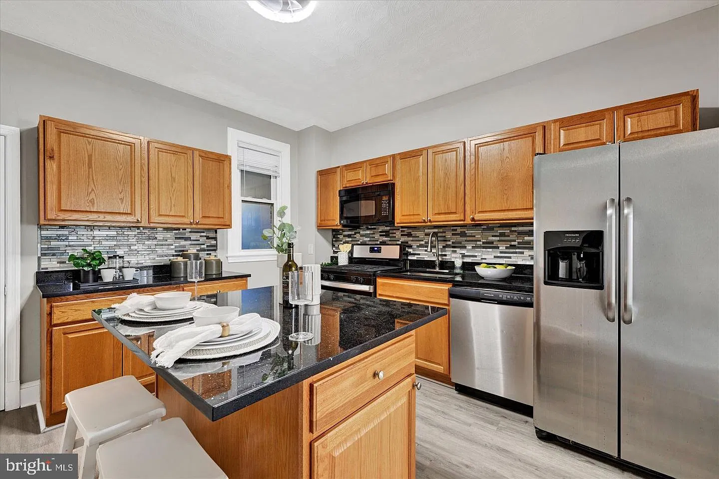 4 bed, 2.0 bath, 1232 sqft, $2,700 — Photo 1