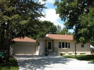 4143 McKnight Rd N, White Bear Lake, MN 55110