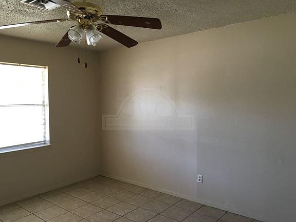 5th image of 903 N Main St APT D