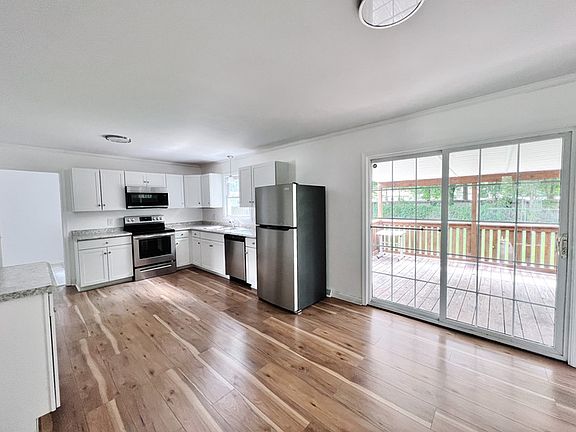2nd image of 542 Briarwood Cir