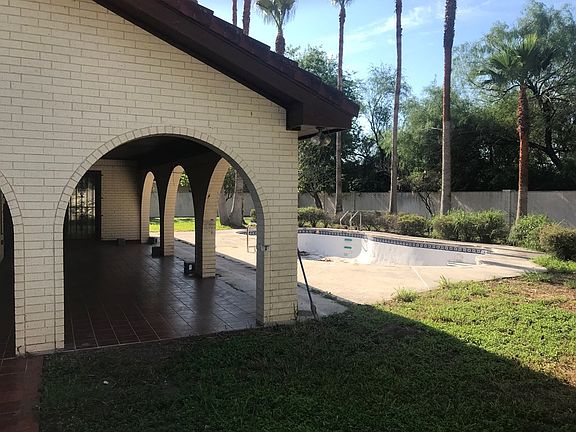 5th image of 4122 Karen Ln