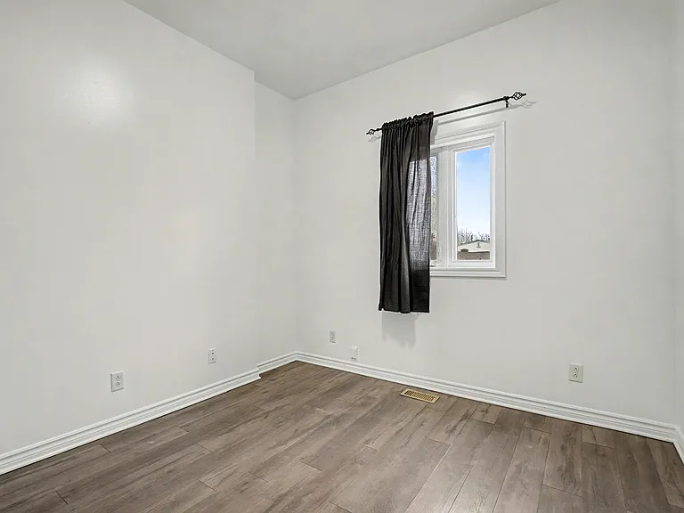 64 Genest St — Photo 11