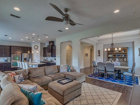 2nd image of 33 Breezeway Ct