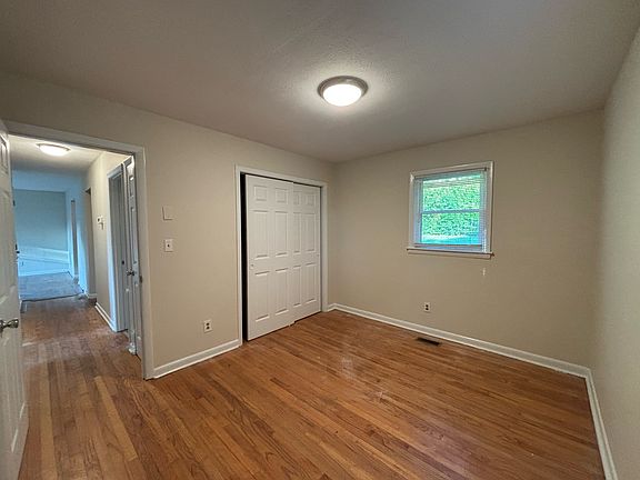 4th image of 1070 Rulnick St