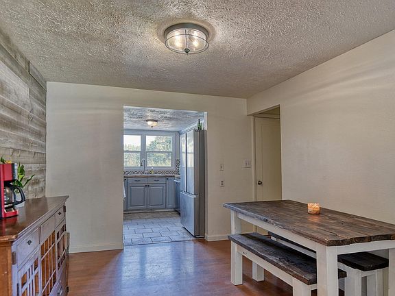 4th image of 2216 W Central Ave