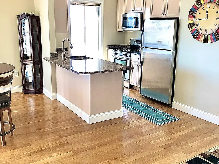 1522 Vfw Pkwy #402 — Photo 10