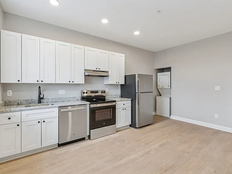 119 Main St — Photo 1