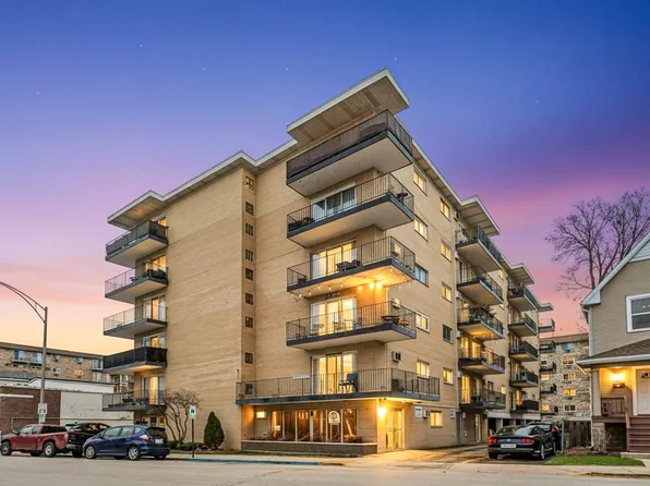 320 Circle Ave APT 404, Forest Park, IL 60130