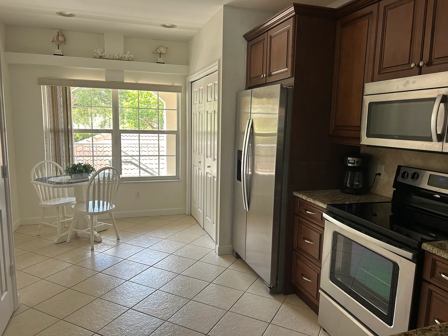 3 bed, 1325 sqft, $3,850 — Photo 4