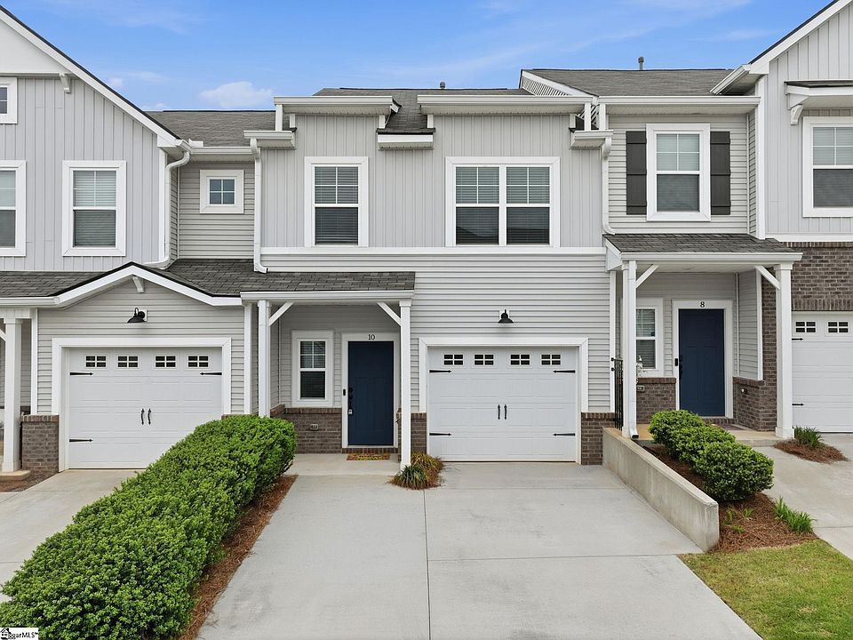 1st image of 10 Camden Woods Trl