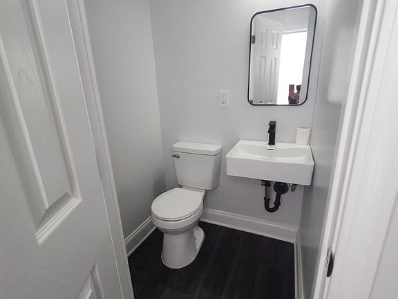 4th image of 203 S Loudon Ave