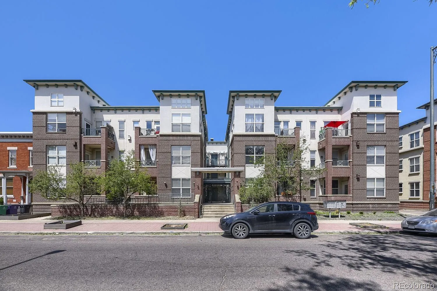 2 bed, 2.0 bath, 1038 sqft, $2,350 — Photo 1