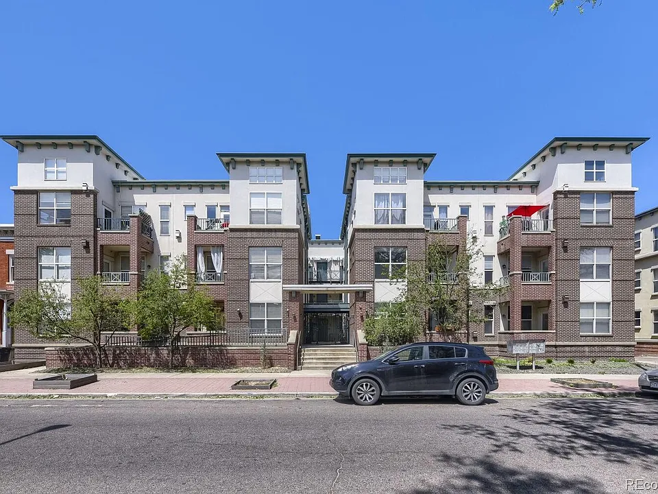 1727 N Pearl St #204