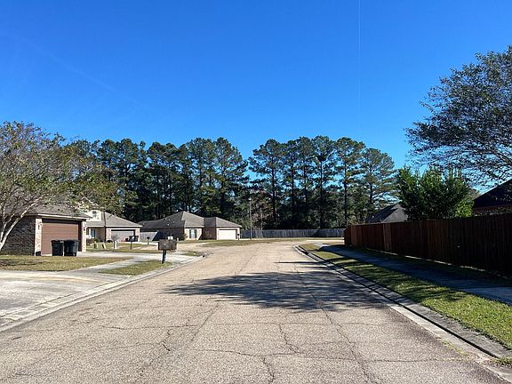 3rd image of 17025 Glenwood Springs Dr