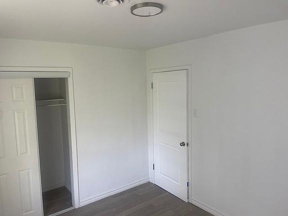 3rd image of 511 Venice St #101