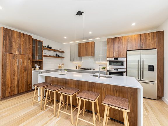 5th image of 95 Griswold St #95