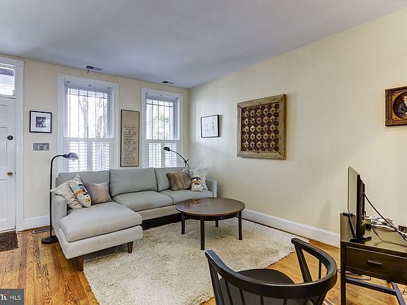 3rd image of 1233 Duncan Pl NE