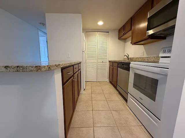 7 Fairways Cir #C — Photo 11