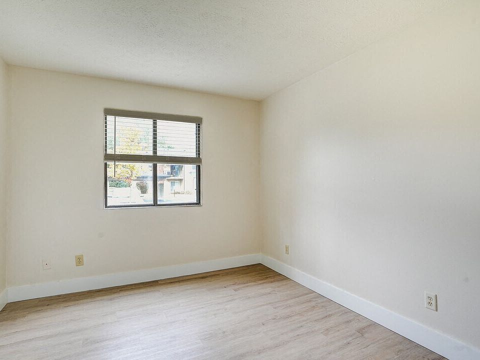 1st image of 453 Golfview Blvd #1061B