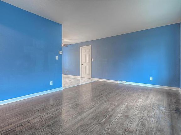 3rd image of 11209 Herrick Ave