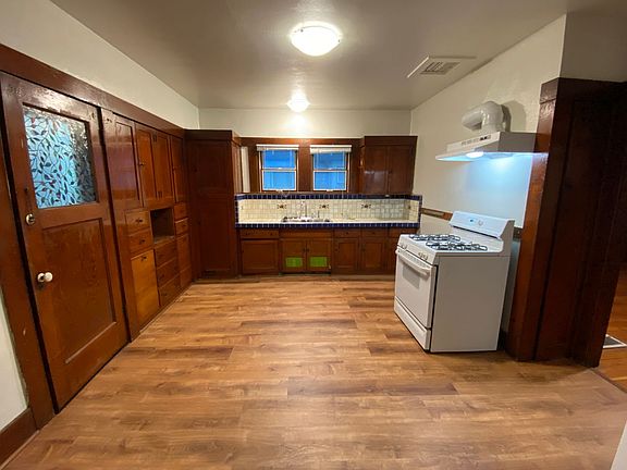 4th image of 133 W William St