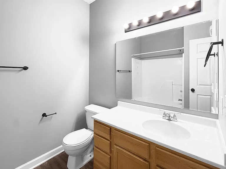 Cross Lake Apartments — Photo 148