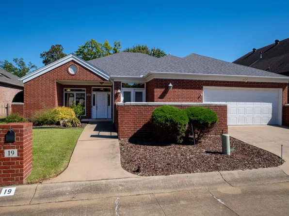 19 Hunters Green Cir, Little Rock, AR 72211
