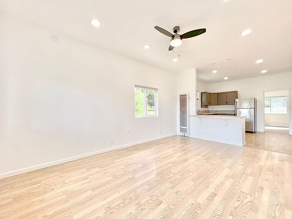 3rd image of 6146 Mesa Ave #1/2