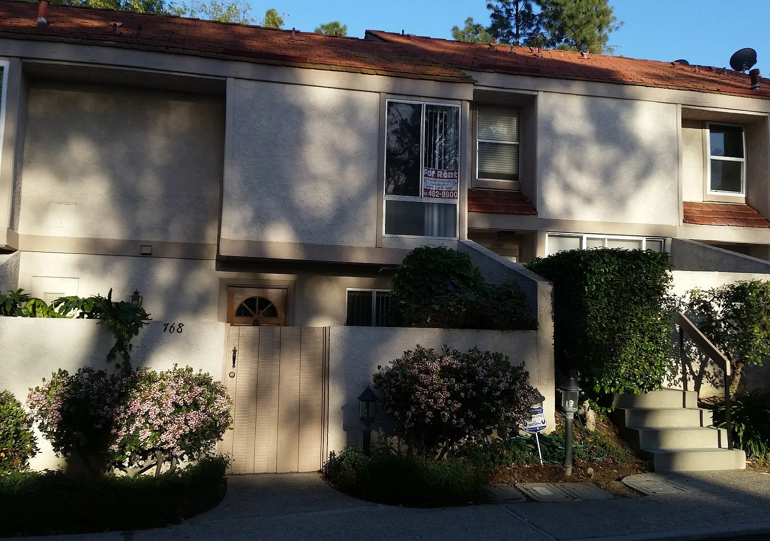3 bedroom condo in a great location in Thousand Oaks! — Photo 1
