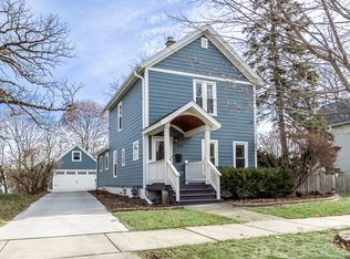 213 Perry St, Elgin, IL 60123