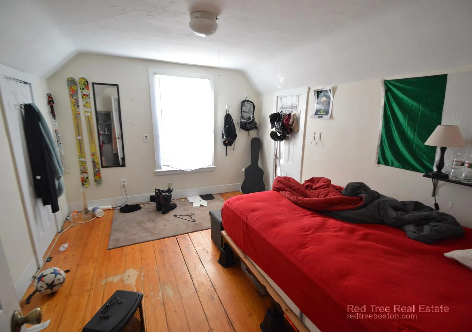 Allston 4 Bed, 2 Bath Duplex | Renovated | No Broker Fee — Photo 2
