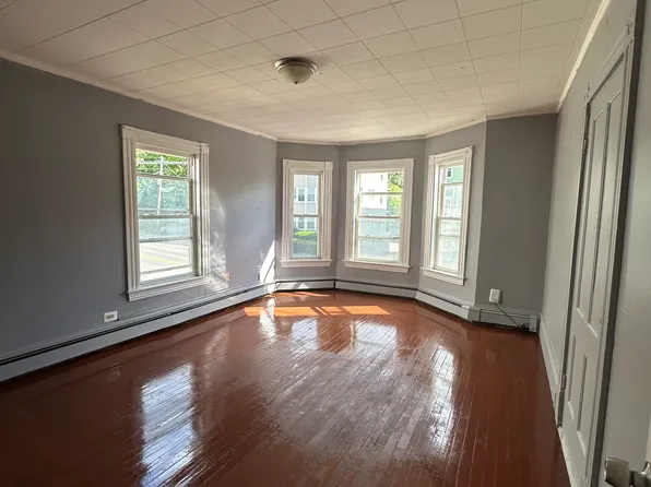 720 Lisbon St #2, Lewiston, ME 04240