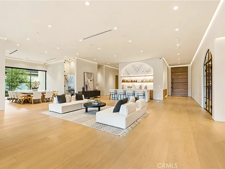 22924 Erwin St — Photo 9