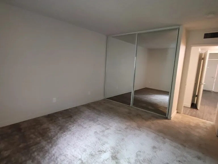 Twelve55 University Apartments — Photo 22