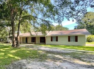 7720 Fountainbleau Rd, Ocean Springs, MS 39564