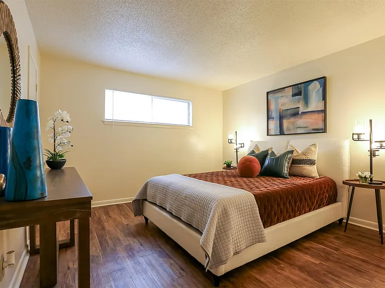 4553 Guadalupe St #2B — Photo 3