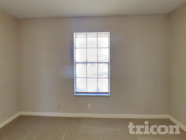 2159 Acorn Mnr — Photo 10