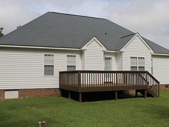 3rd image of 402 Wesley Dr