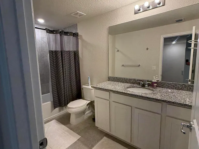 2933 Olivia Ave — Photo 21