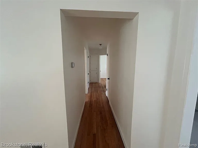 26707 Penn St — Photo 6