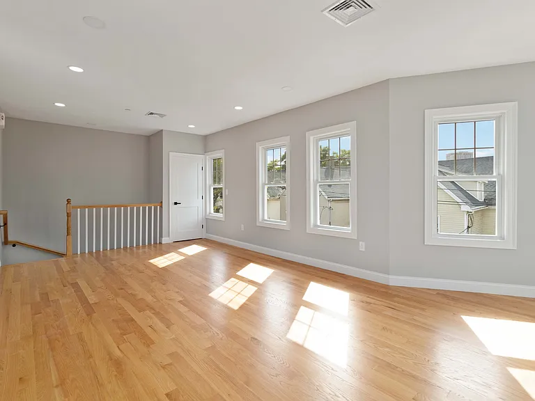 20 Alston St #20 — Photo 7