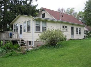 28570 W Old Hideaway Rd, Cary, IL 60013