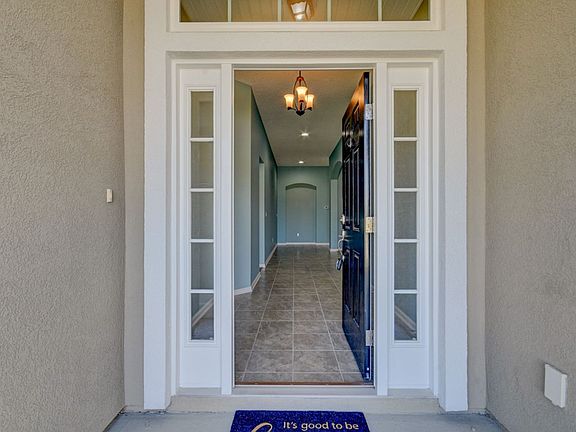 3rd image of 94056 Woodbrier Cir