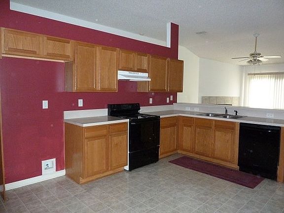 2nd image of 450 Charles Pinckney St