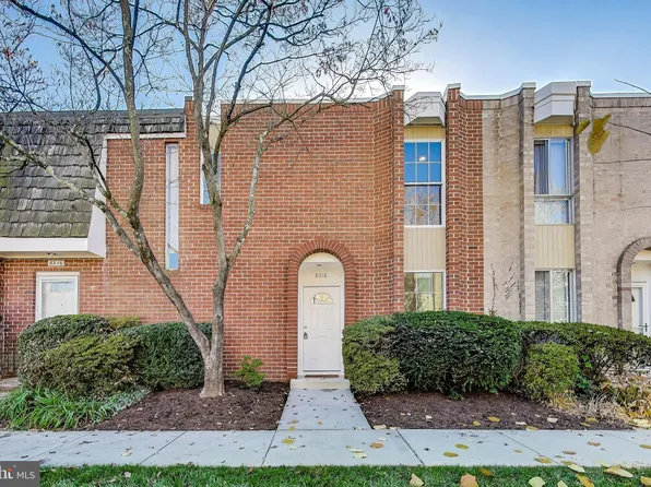 8318 N Brook Ln, Bethesda, MD 20814