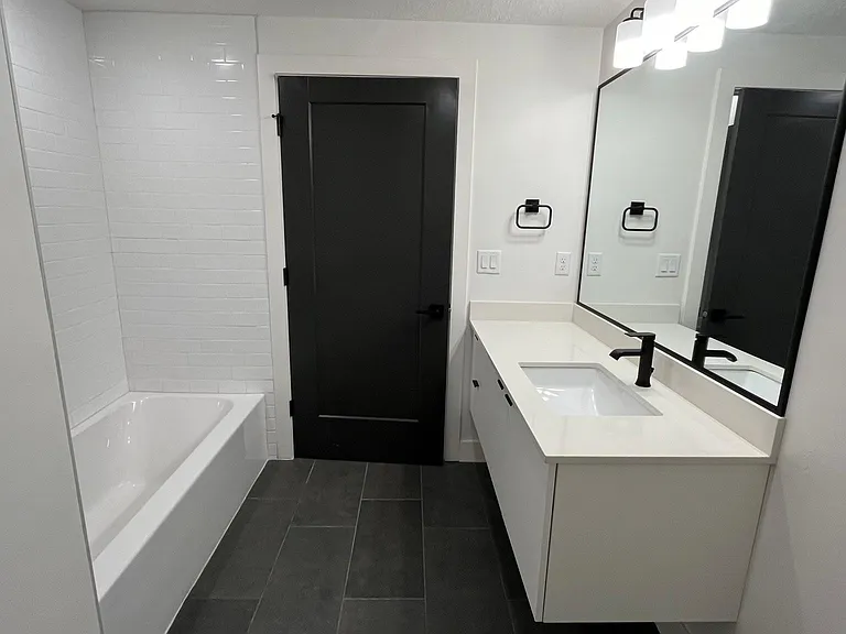 Second bedroom attached bath